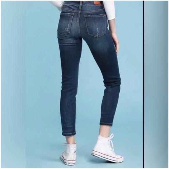 Judy Blue Angie Relaxed Fit Straight Leg Jean - Picture 16 of 16
